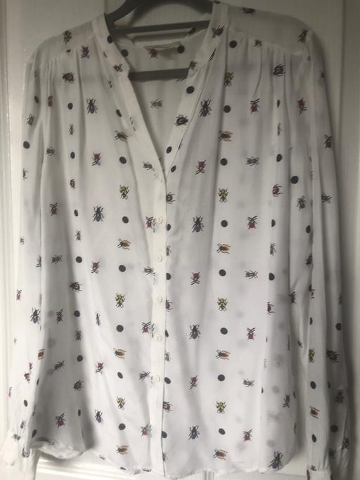  — Blouse