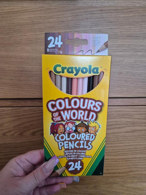  — new 24pk Crayola Colouring Pencils