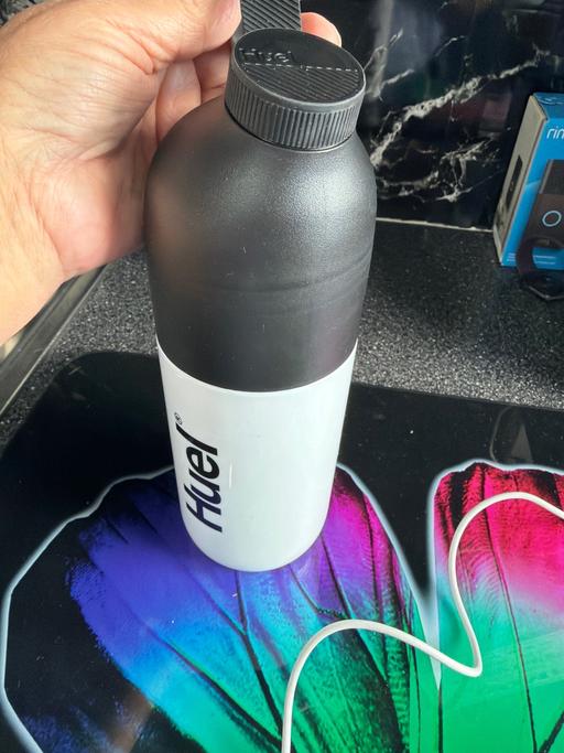  — Huel shaker bottle