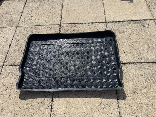  — Car Boot Liner