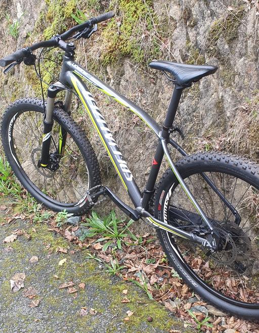  — Mountain Bike Specialized 27.5" Wheels