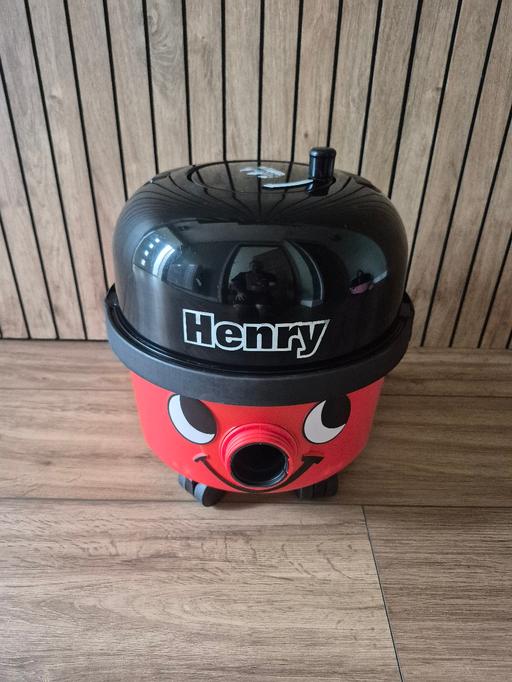  — Henry Hoover Vacuum Cleaner