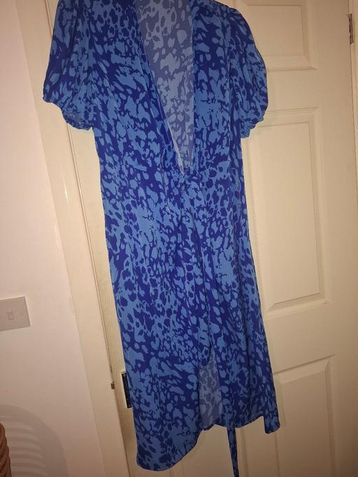  — ladies dress size 14 to 16