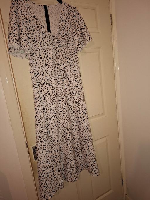  — ladies sheen dress size 12 to 14