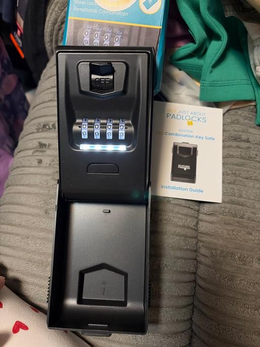  — Combination key safe