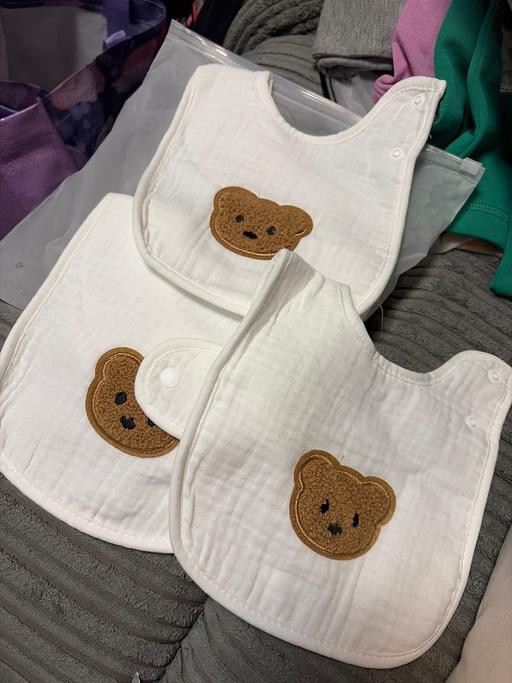  — Pack of 3 Lazyrhino baby bibs