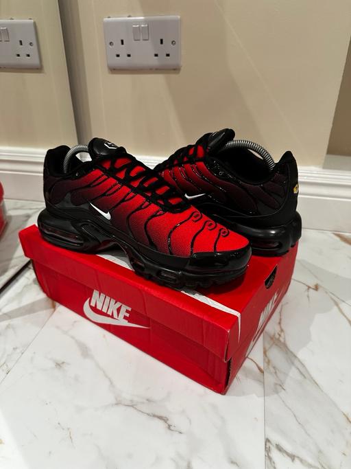 — Nike tns