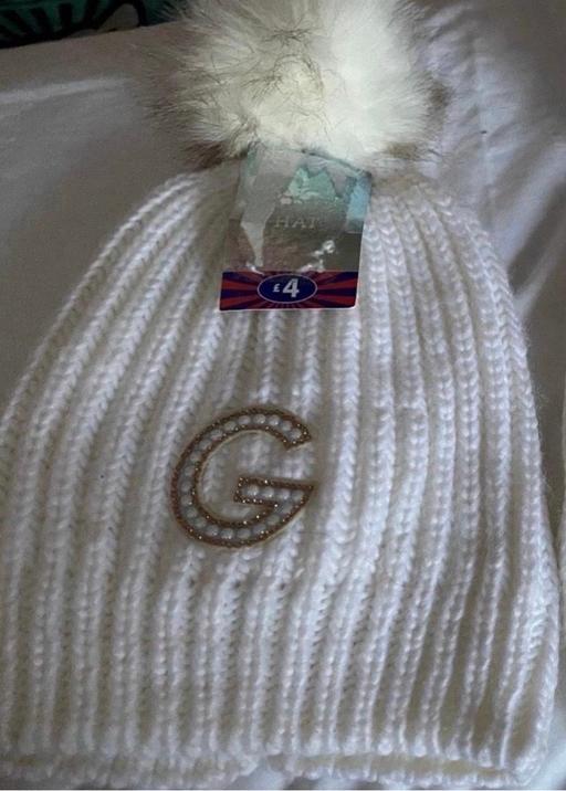  — Knitted hat initial letter G