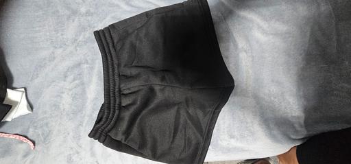  — women sports shorts