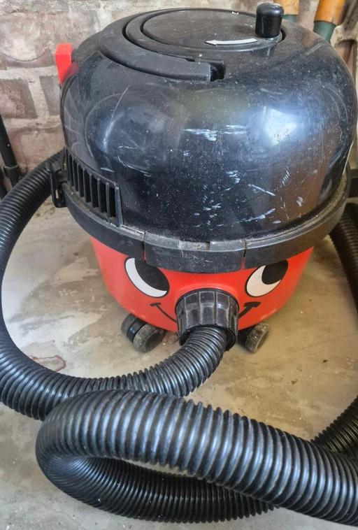  — Henry vacuum without stick