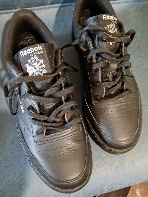  — Reebok trainers size 5