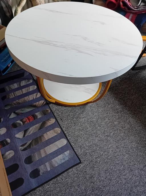  — beautiful coffee table
