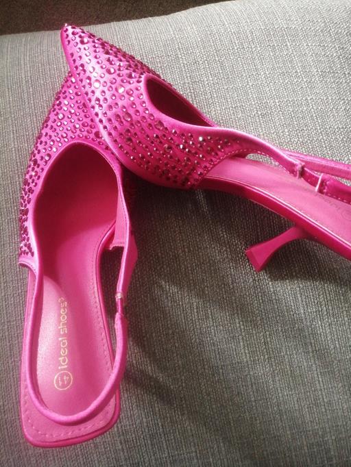  — ladies heels size 41 Fushia pink