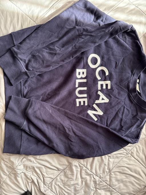  — H&M Sweater