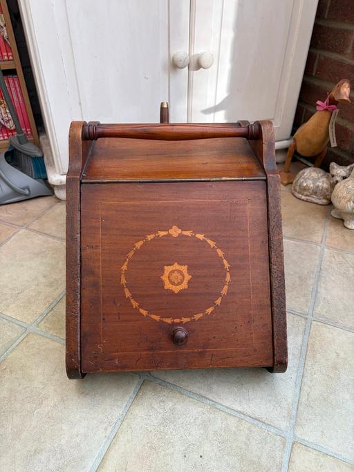  — Coal scuttle