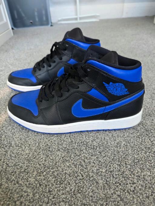  — Nike Air Jordan Mid 1