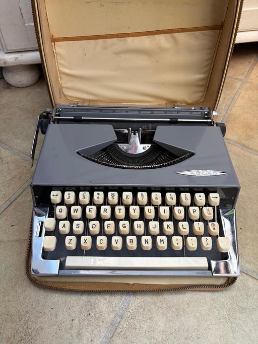  — Atlas typewriter