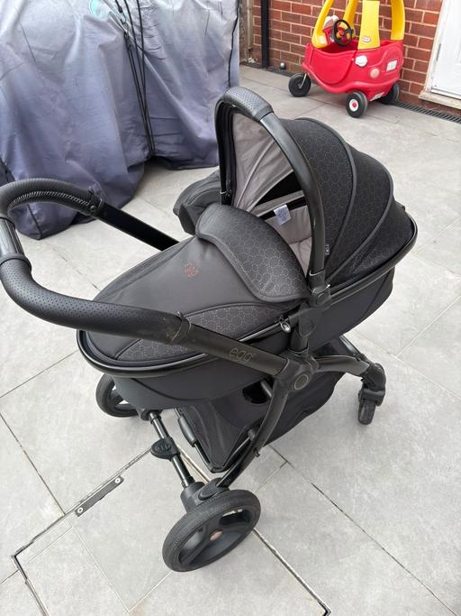 Egg 2 pram - special edition black geo colour