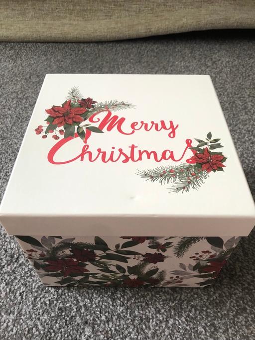  — Large gift box