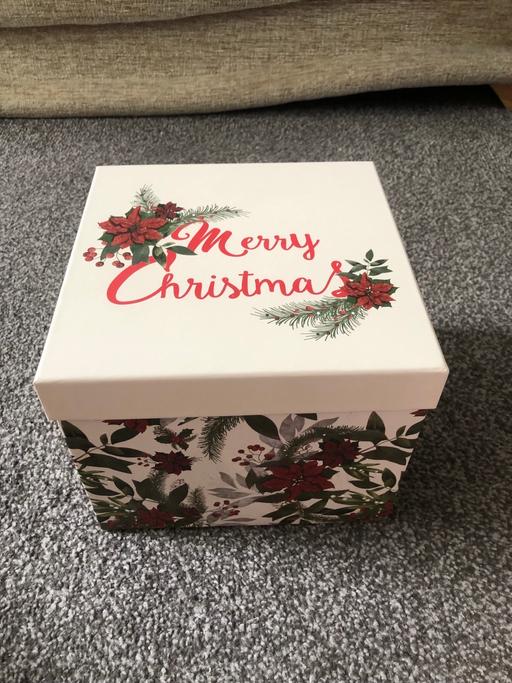  — Large gift box