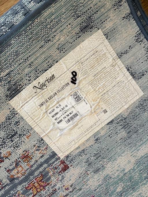  — Lovely large rug 158cm x 228 cm