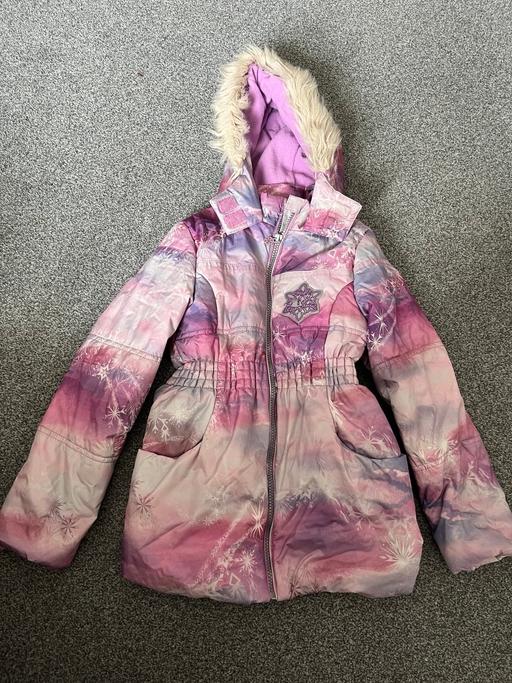 — Frozen winter coat