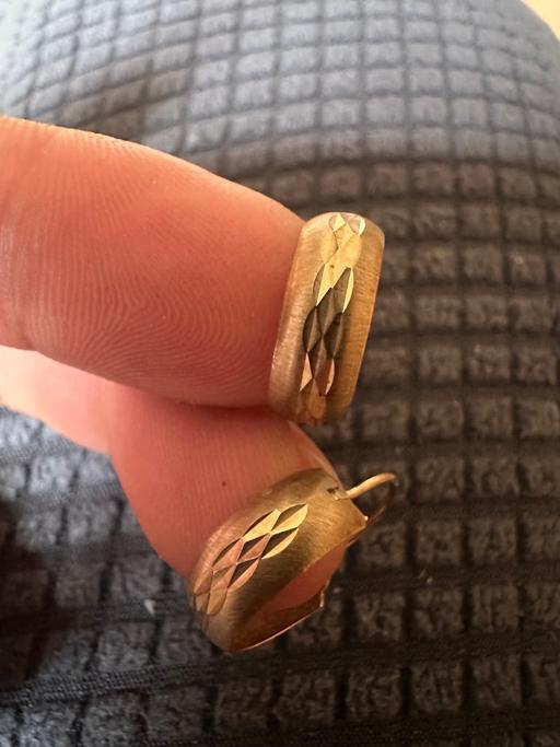 — 9CT Gold Earrings 375 brushed earrings