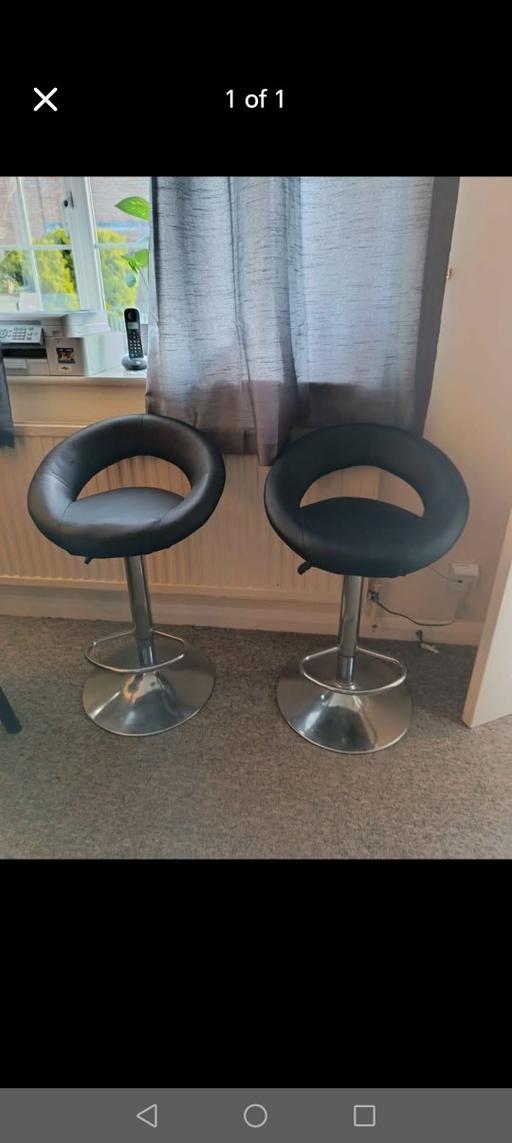  — Swivel Stools