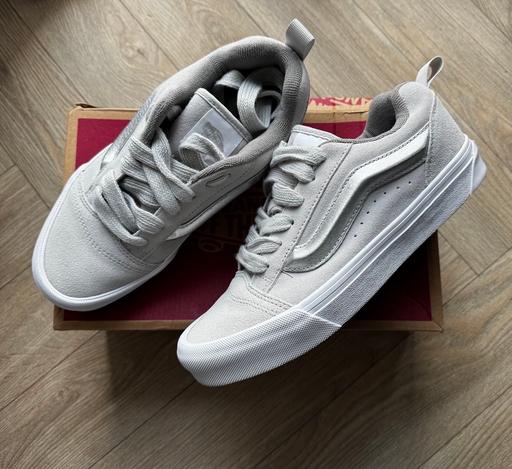  — Skater Vans Size 5