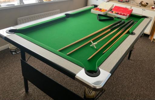  — Delux 6ft pool/snooker table & accessories