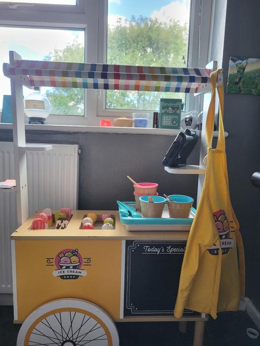  — wooden ice cream cart with till and accessoei