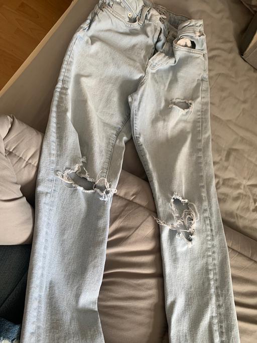  — New look jeans mom style
