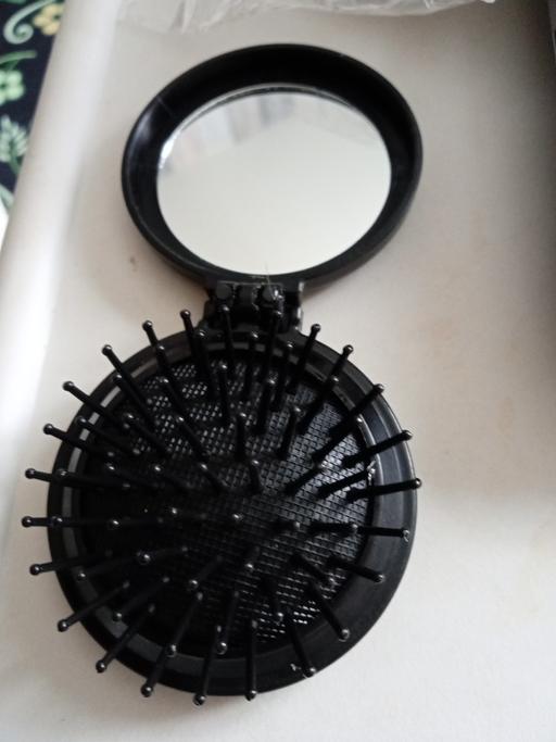  — brand new ladies travel hairbrush set