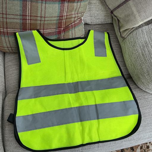  — Safety bib child’s 30-32 inch chest