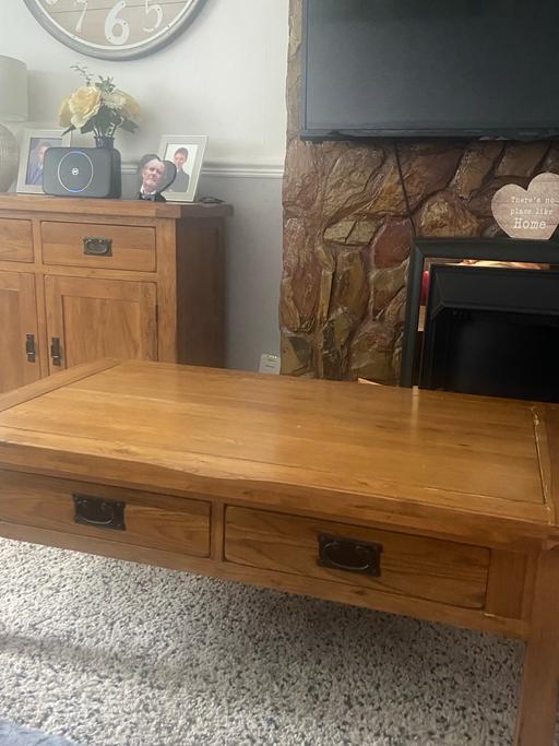  — Oakland coffee table