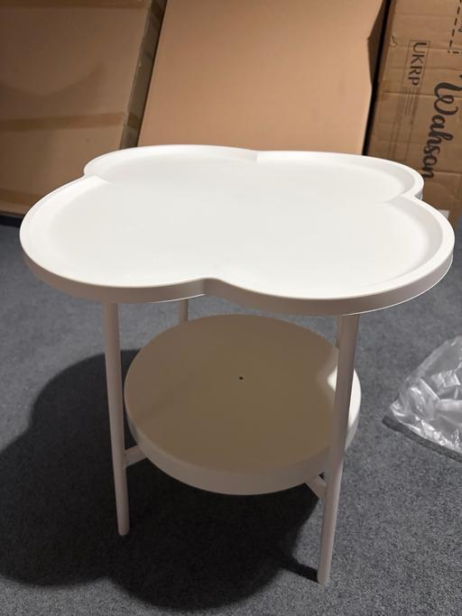  — Mobile sofa side table