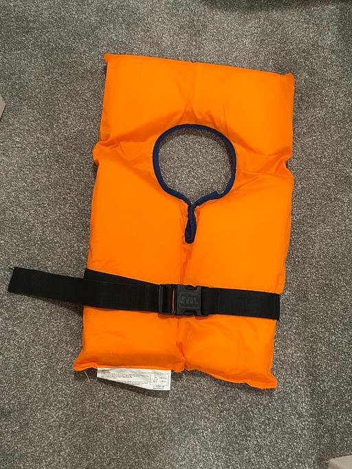  — Child’s swimming life vest