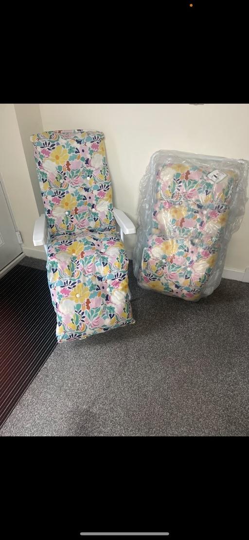  — Garden chairs