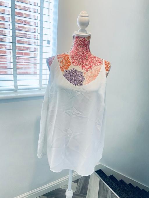  — (26) CAPSULE VEST £1