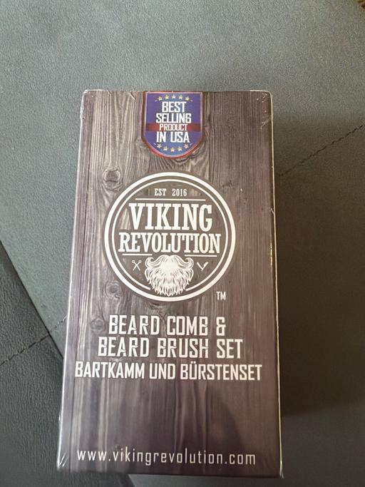  — New Mens beard brush/comb set.  Clearance