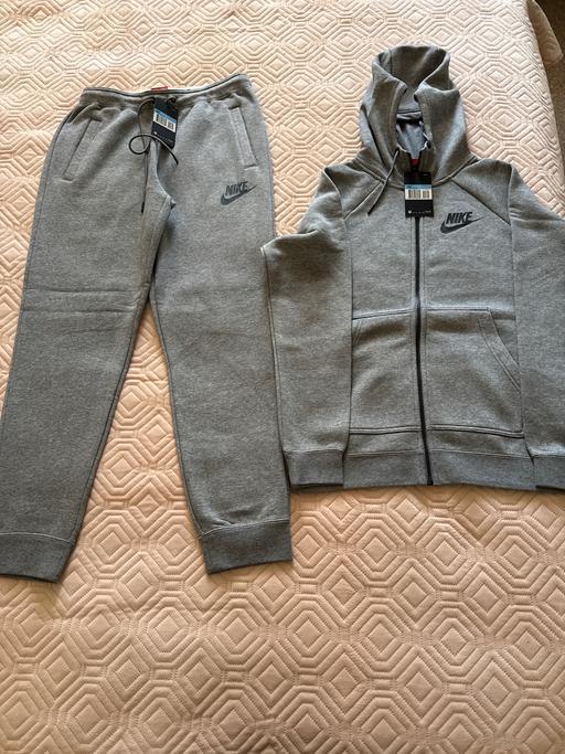  — Nike tracksuit
