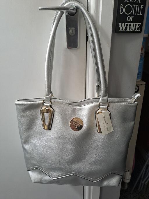  — new shoulder bag silver