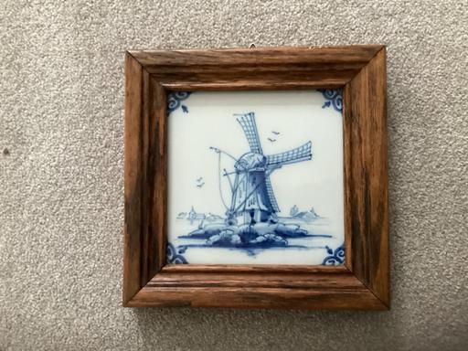  — Dutch framed tile