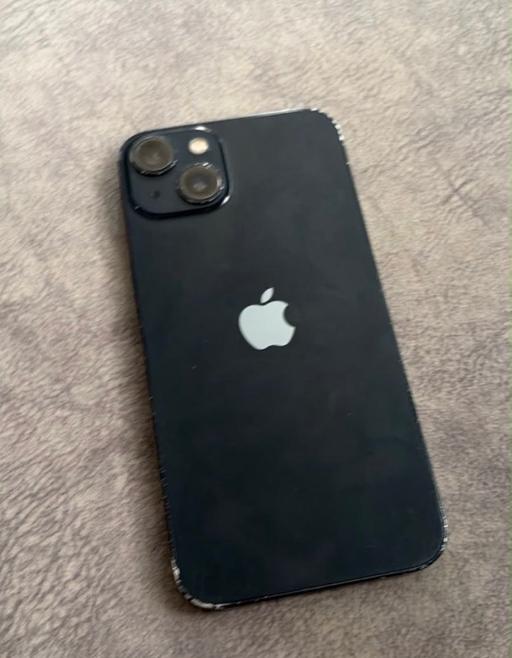  — iPhone 13 128gb unlocked few marks. £155
