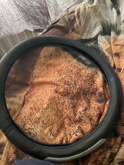  — Ford fiesta steering wheel cover
