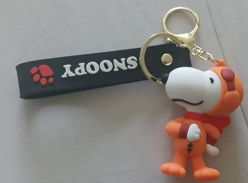  — key, bag charm )