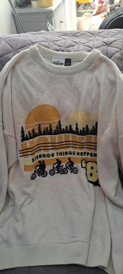  — Stranger Things Jumoer Size XS