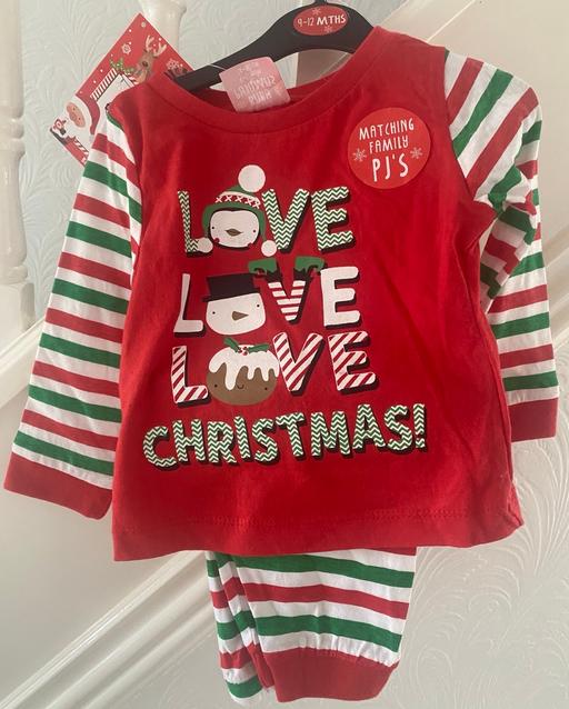  — Babies Christmas pyjamas age 6-9 months