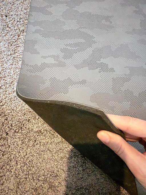  — Lululemon 5mm grey camo yoga mat + strap