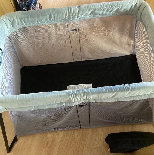  — Travel Cot